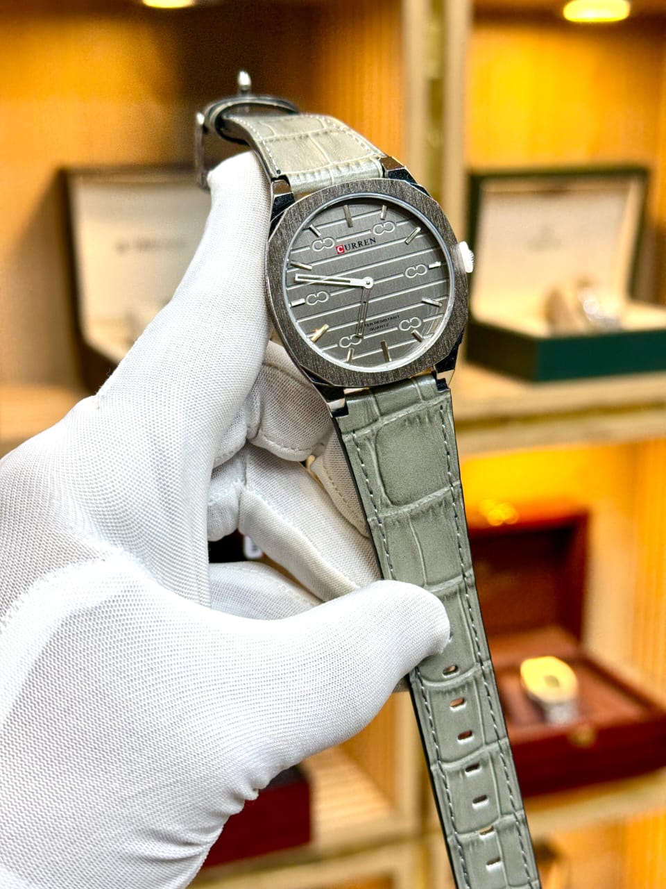 CURREN Royal Grey– Leather Strap Watch